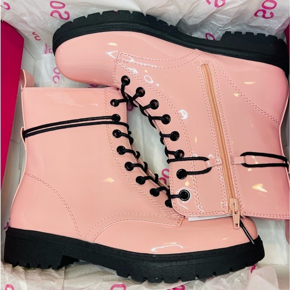 SO Women’s Pink Patent Leather Boots - Picture 8 of 11